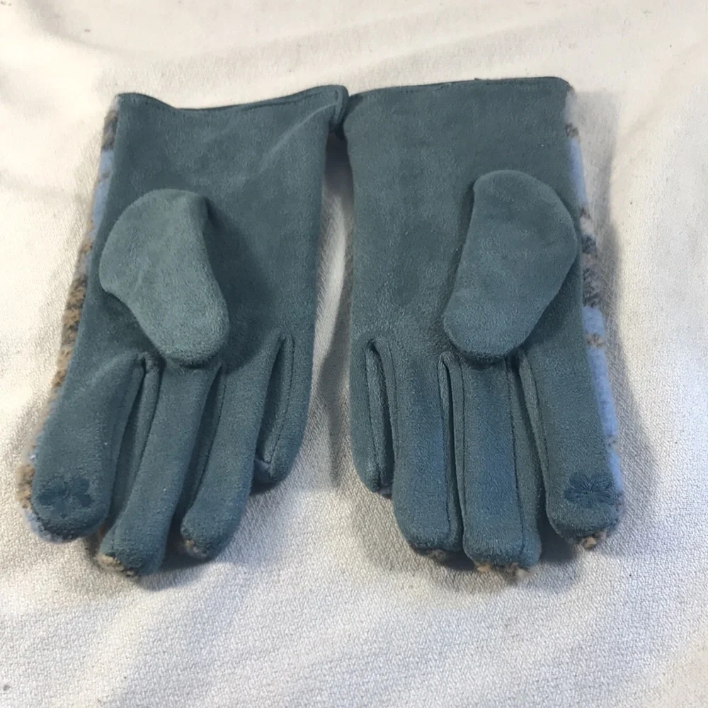 Topitoff Blue and Tan Plaid Touchscreen Cotton Blend Cozy Winter Gloves
